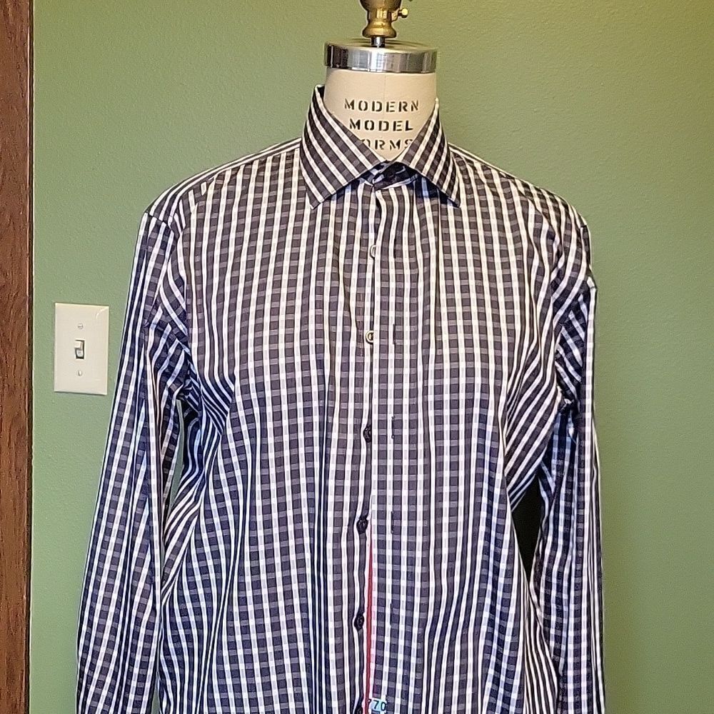 Levina's shirt, size Med Contemporary Fit 100% cotton